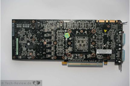 Die Unterseite der Asus GTX580